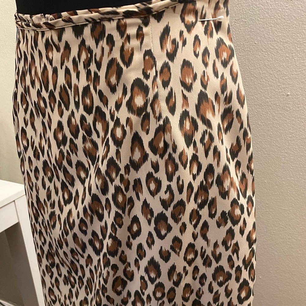 Women’s leopards print skirt